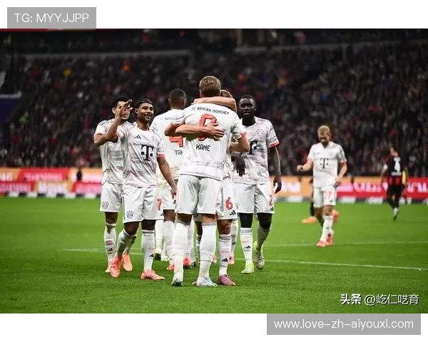 德甲拜仁中路压制彻底掌控比赛,三分到手